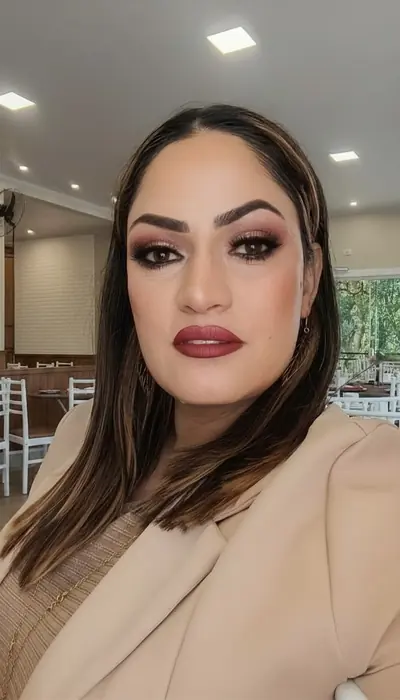 Maquiagem profissional para evento de mulheres empreendedoras