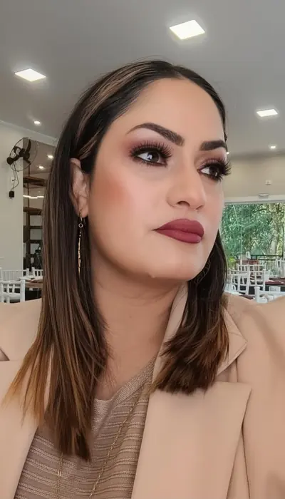 Make profissional em evento com acabamento sofisticado